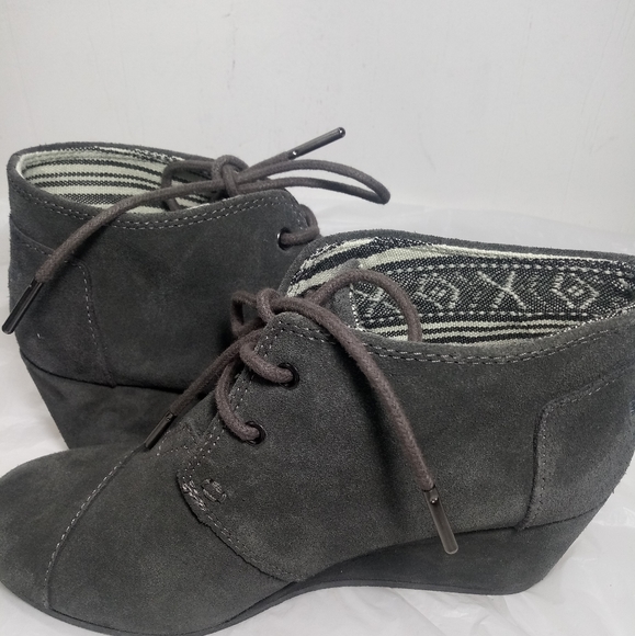 TOMS desert Castle Rock suede ANKLE WEDGES. 🔢 - Picture 5 of 7